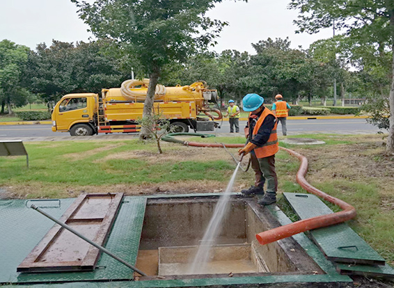 邦溪镇化油池清理